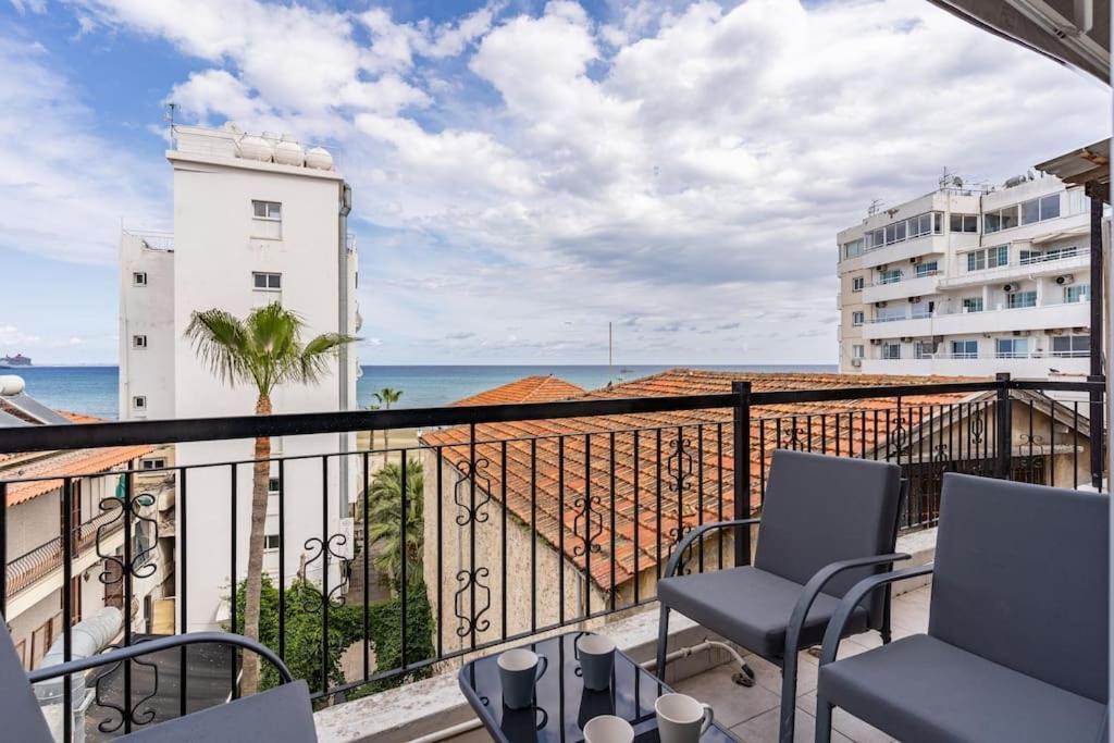 Must Stay - Finikoudes Seaview Lárnaca Exterior foto